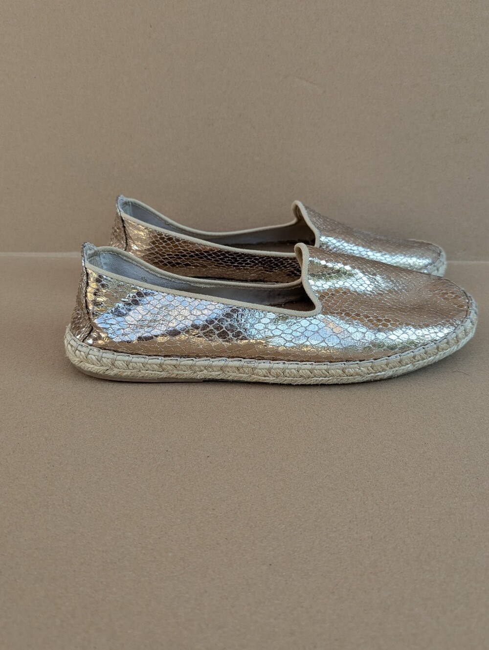 Dolce Vita Snakeskin Espadrille Flats Metallic Gold Loafers Slip On 8.5 Summer
